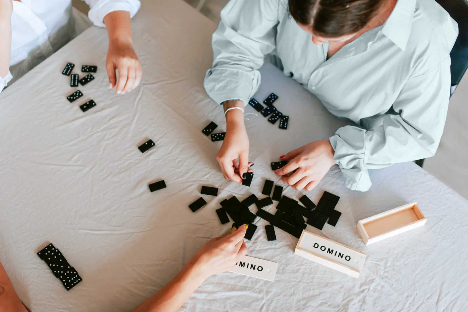 5 Key Strategies Leaders Use to Promote Financial Foresight in Teams